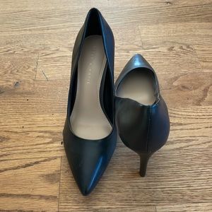 Kelly & Katie | Misha Pump | Size 8.5